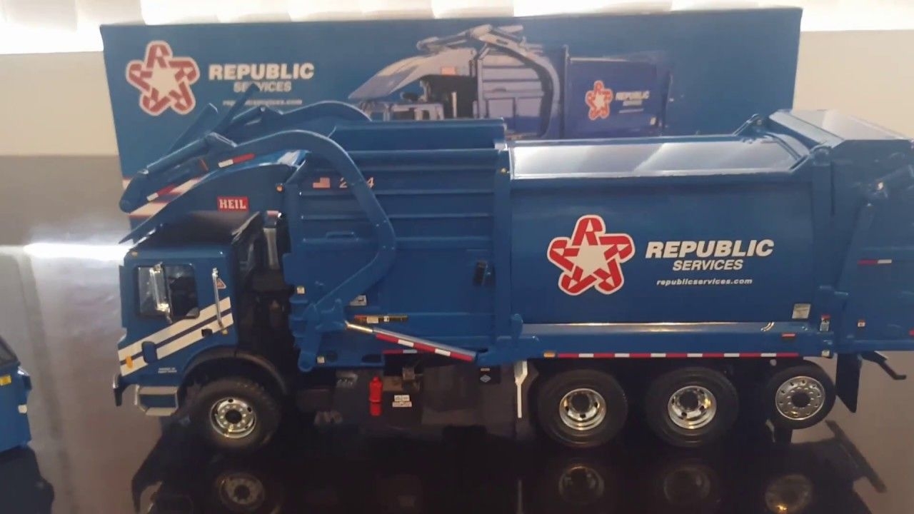 First Gear Garbage Truck Republic Services Unboxing In 1/34 Scale