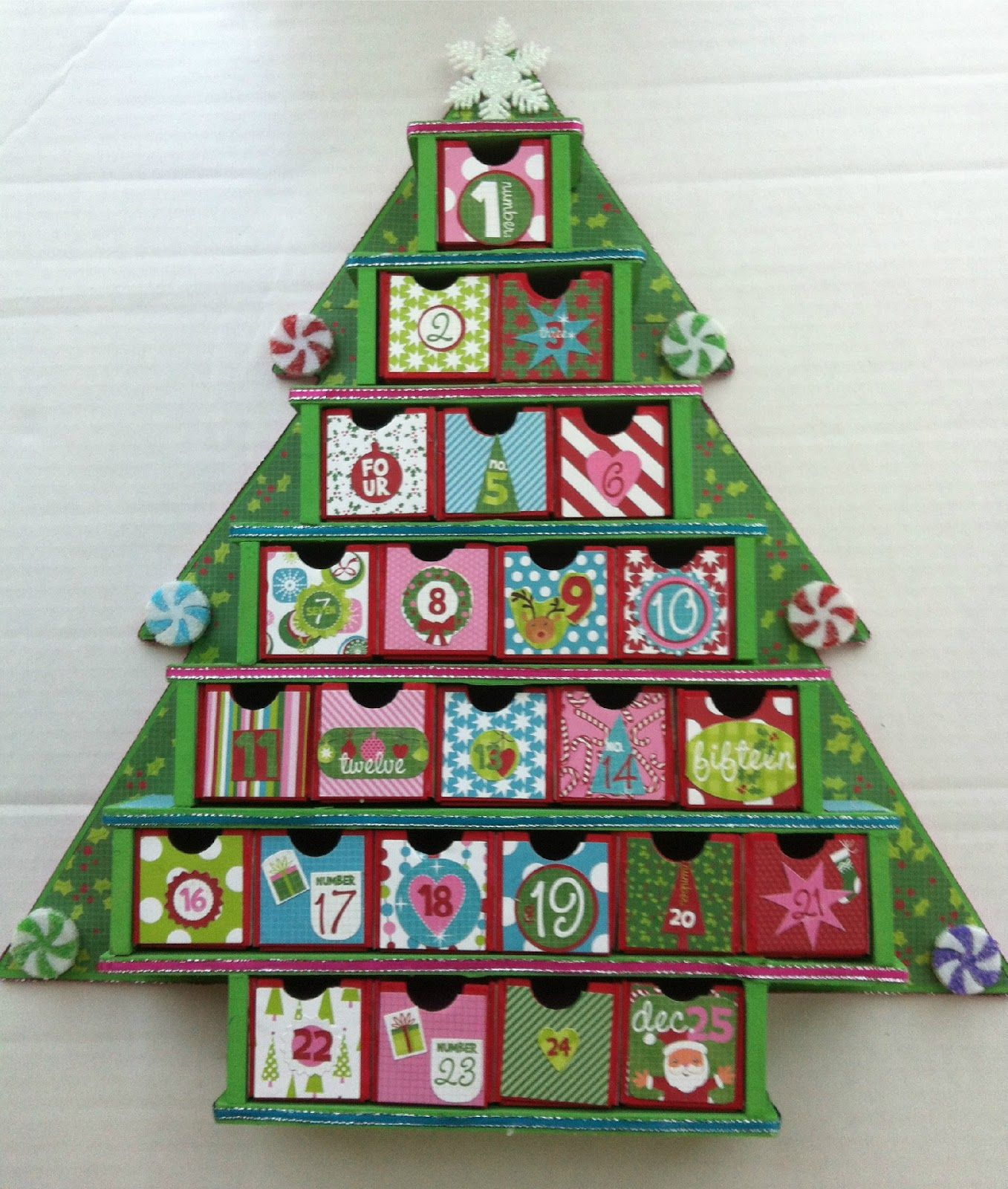 Cricut Craftin Grammy: Kaisercraft Advent Tree Calendars